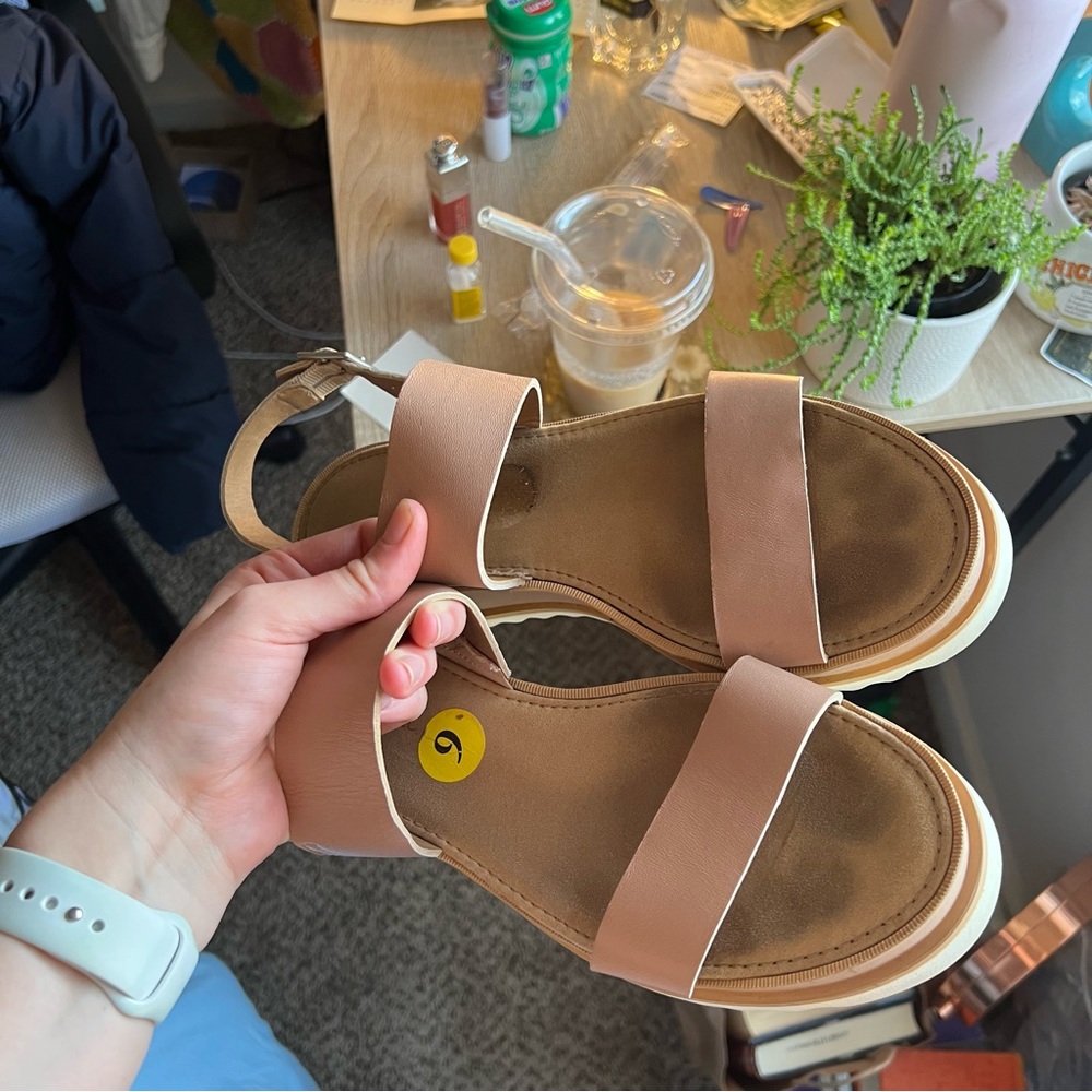 PLATFORM TAN SANDALS - Picture 4 of 4